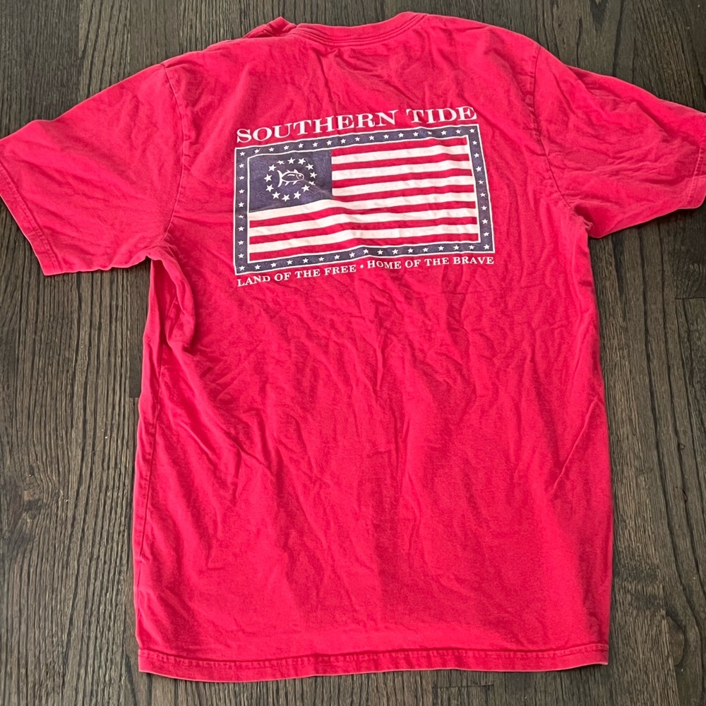 Southern Tide Red Tee with Flag Design